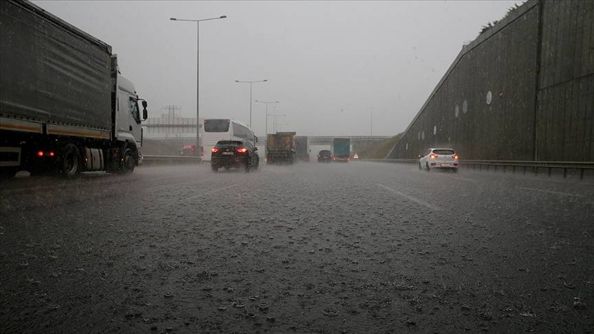 Meteoroloji saat verip 13 ili uyardı! Gök gürleyecek, sağanak vuracak - Resim: 2